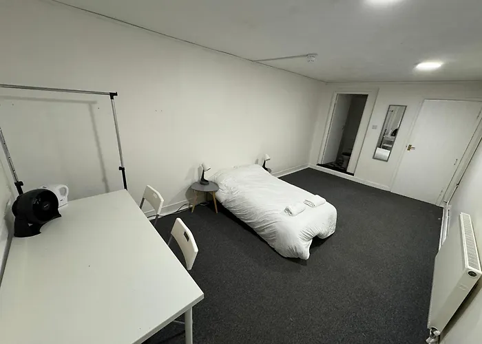 Room With Private Bathroom Central Brighton - Close To The Beach & Brighton Station