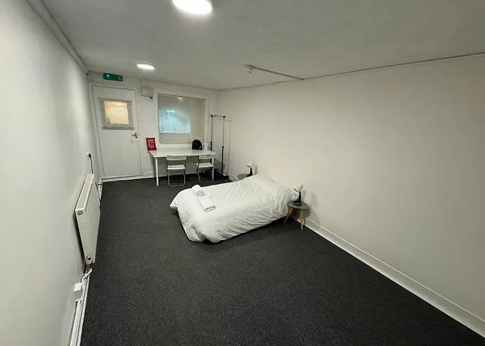 Room With Private Bathroom Central Brighton - Close To The Beach & Brighton Station